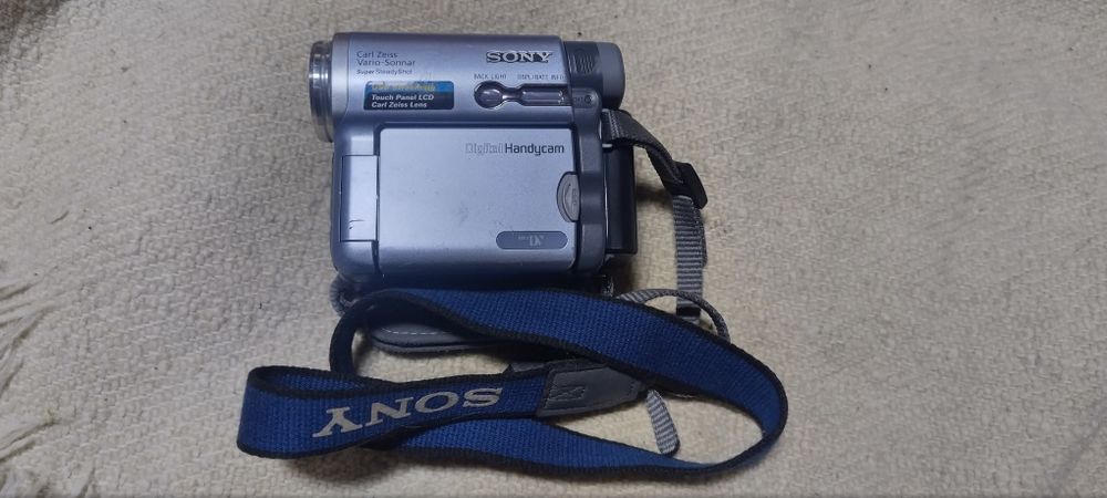 Camcorder Sony DCR-TRV14E
