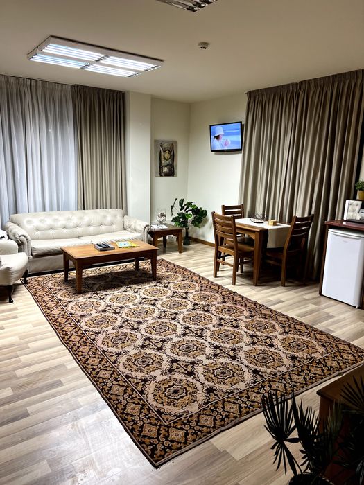 Дава се под наем Ателие в Разлог - 60 кв.м за 459 € - Снимка #1