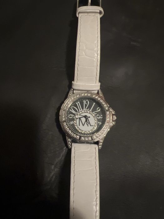 Ceas Cristian Lay dimensiune 40mm nou nout cu pietre model deosebit