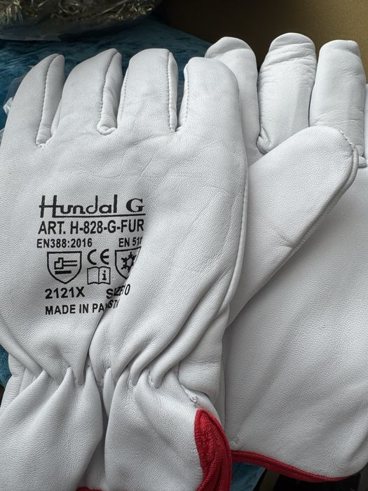 Комбмнезон одноразовый, очки, перчатки