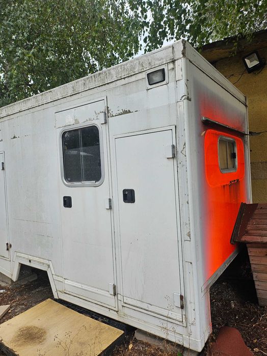 Фургон/офис оборудван.