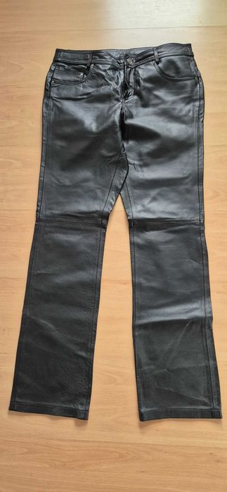 Дамски кожен панталон от естествена кожа