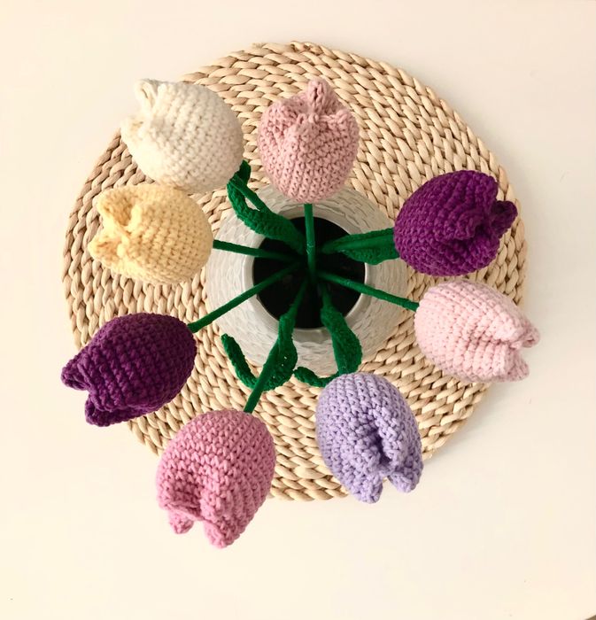 Плетени цветя - лалета ,лавандули, рози, кала и слънчогледи