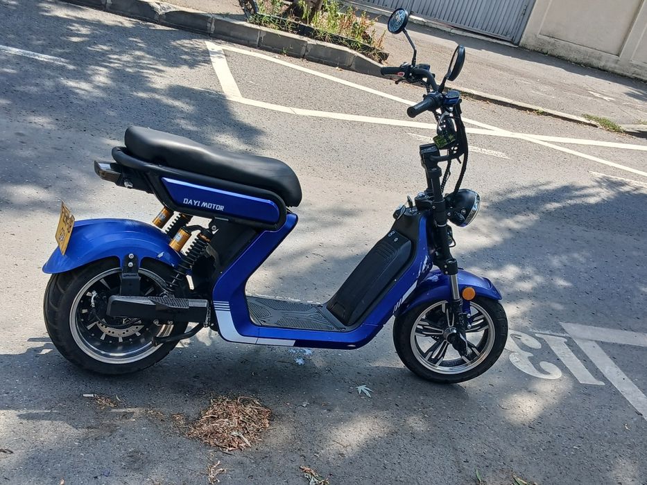 Vand scuter electric