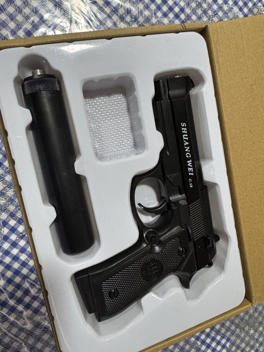 Пистолет airsoft gun