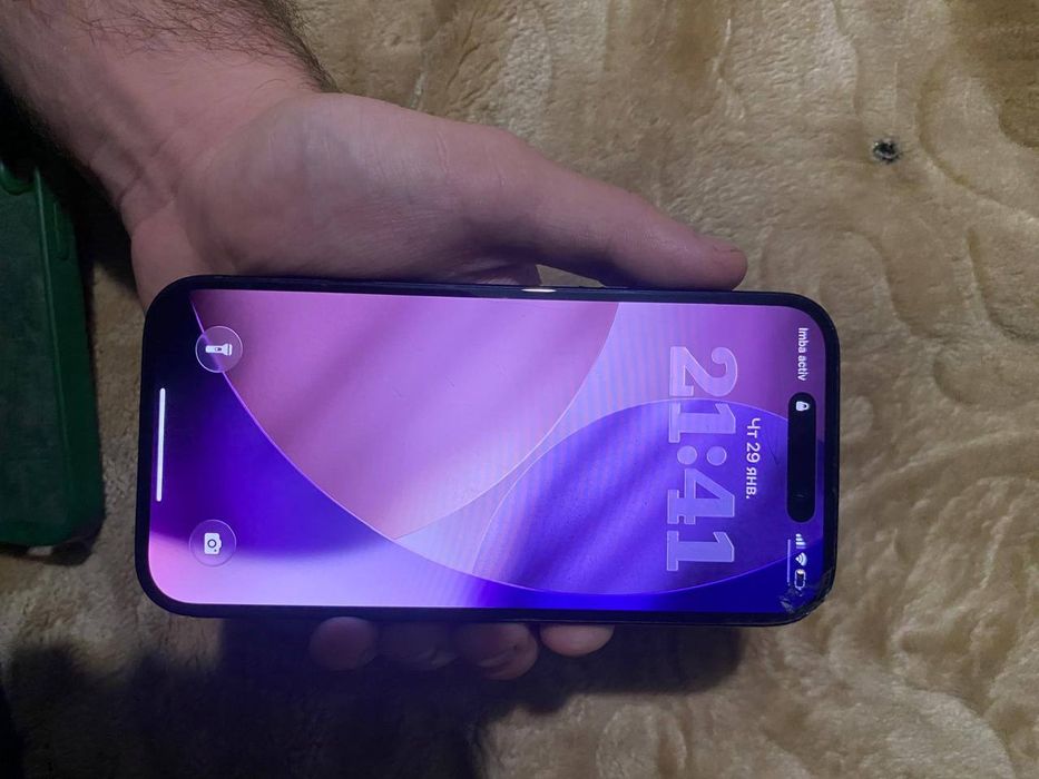 IPhone 15, черный