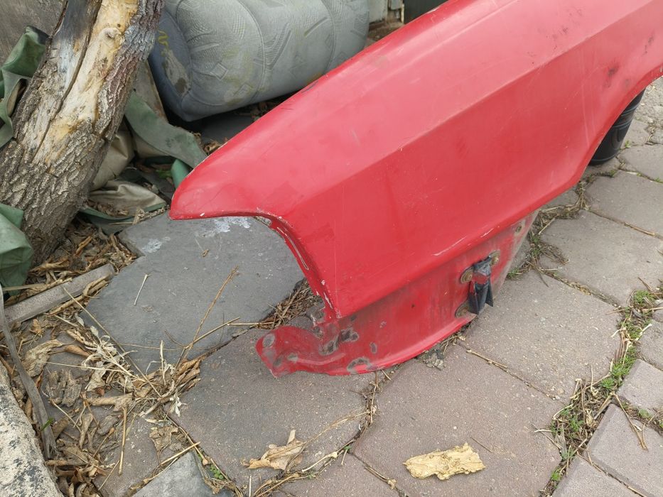 Крыло на Ауди 80