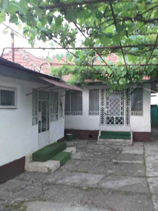 Casa cu mansarda in Cocorastii Caplii , jud Prahova