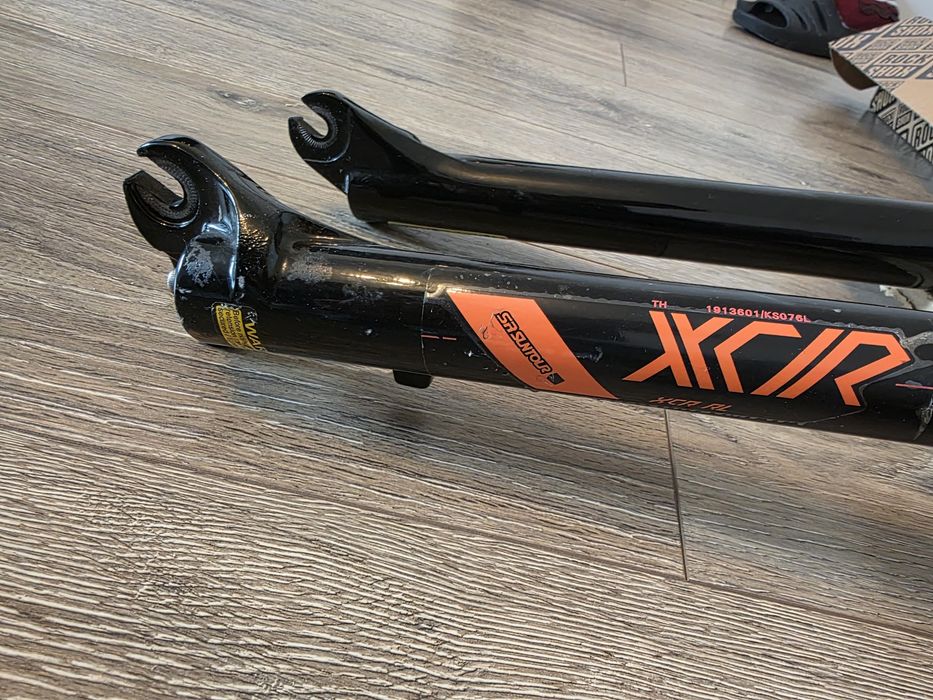 Vand Furca SR Suntour XCR 29" – Cursa 100mm, Brate 32mm, Ax QR 9mm