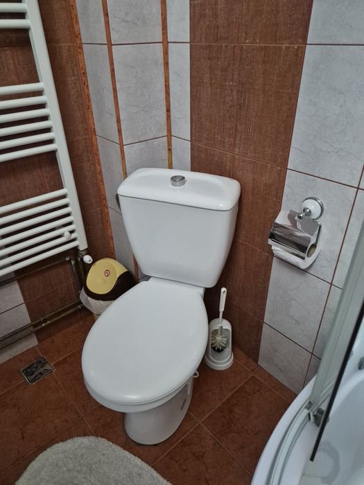 Cabine de dus, wc, lavoar si baterii baie