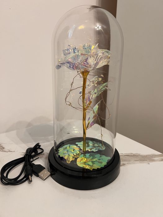 trandafir  din platic