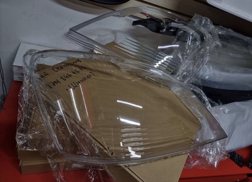 Стекло фары Lexus GX470