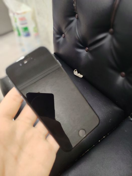 Айфон Се2020 продам/обмен