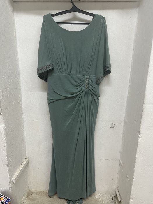 Красивое вечернее платье