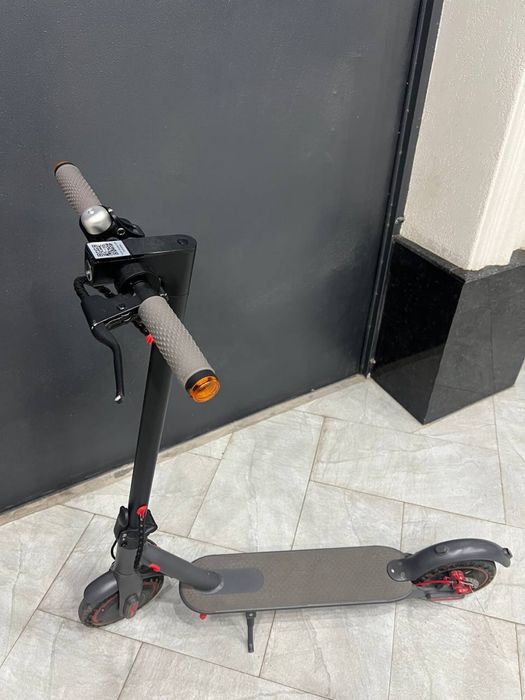 Elektron samokat sotiladi