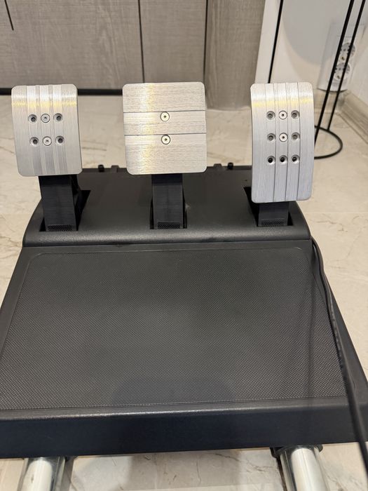 Thrustmaster T300 RS GT Edition + стойка
