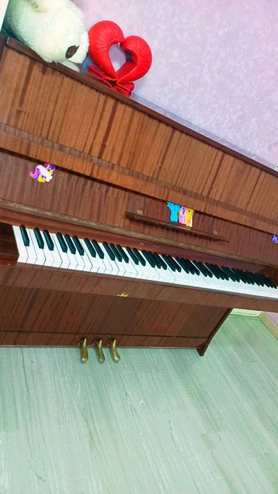 Продам свою пианино