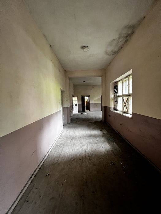 Продава сграда с УПИ 5030 кв.м. в близост до Пампорово