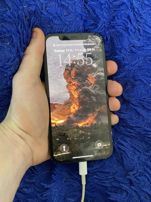 Продам айфон 12 с документами все имеется