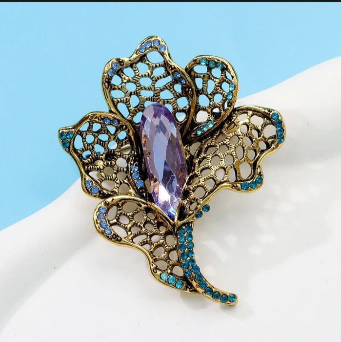 Броши. 8 видов. 1шт 50т.сум.