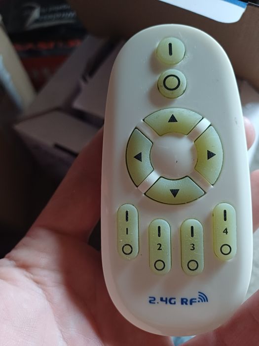 Lampă cu telecomandă nefuncțională