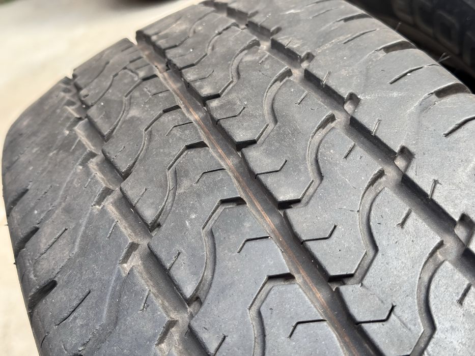 235/65/R16C Dunlop Econodrive 2бр летни бус dot4320