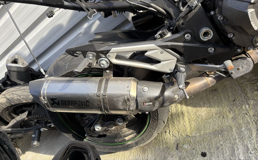 Kawasaki Z800 части