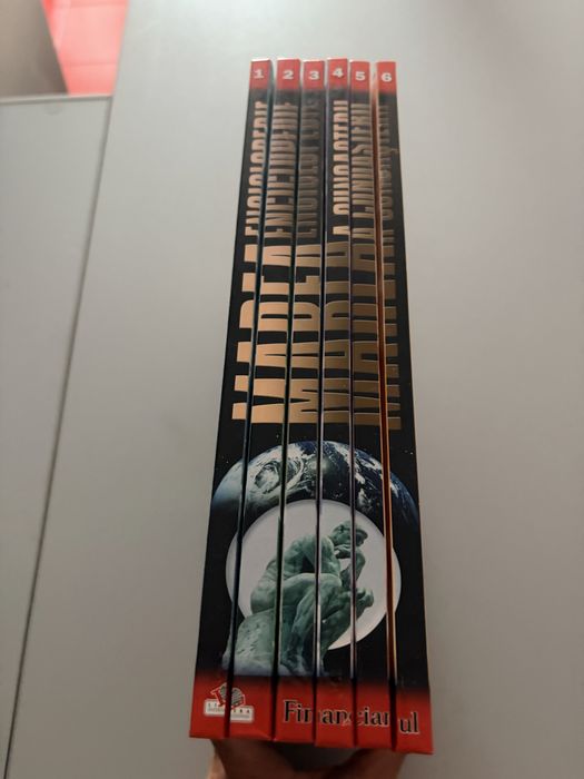 Vand colectie de atlase ilustrate.