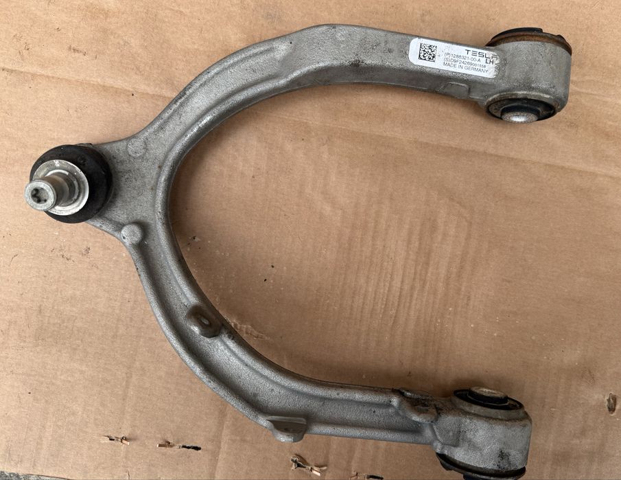 Носач Tesla Model Y / 3