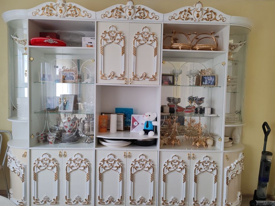 Стенка для посуда