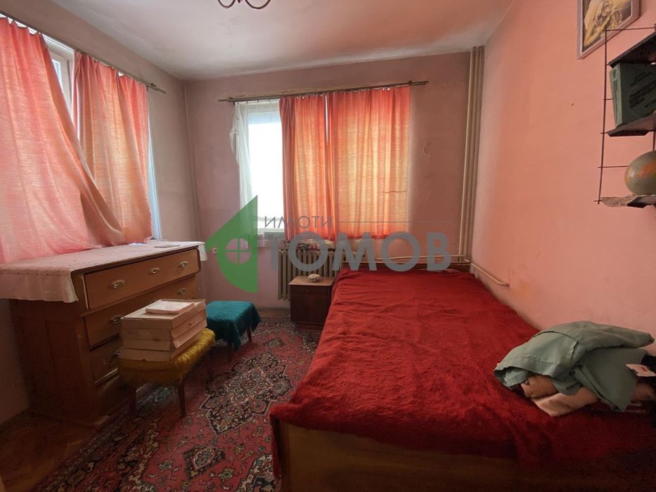 Продава се Тристаен апартамент в Шумен, Център - 120 кв.м за 817 €/кв.м - Снимка #4