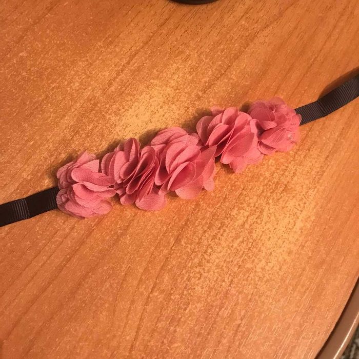 Чокер с розочками для девушек