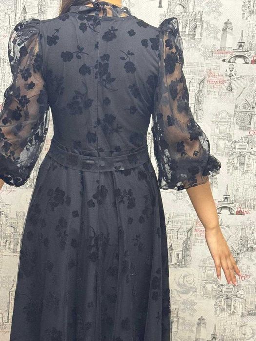 Чёрное вечернее платье