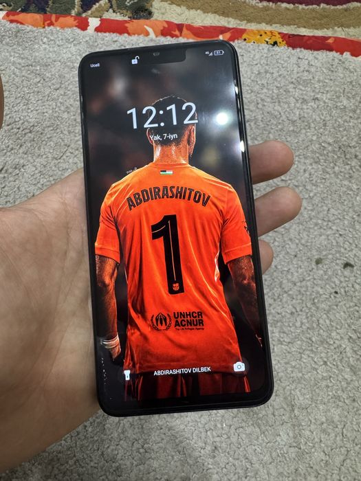 Itel A70 6/128 gb holati ideal chihol qoʻshib beriladi