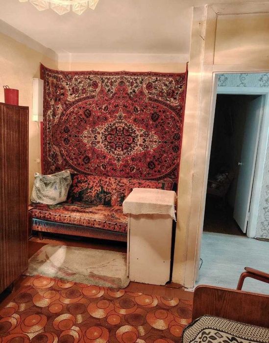 Продам 2 комн квартиру в центре