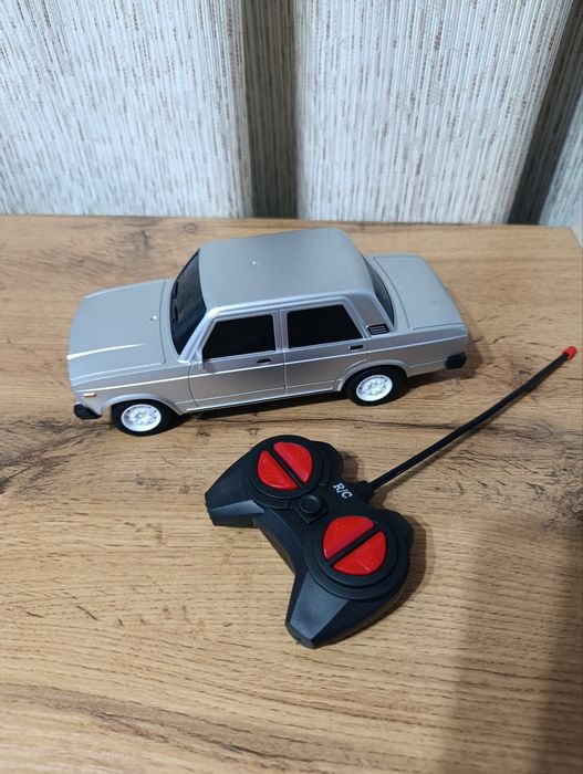 Машинки игрушки в отличном состоянии