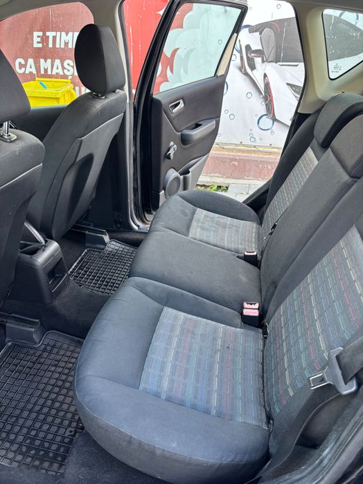 Vând Mercedes A180