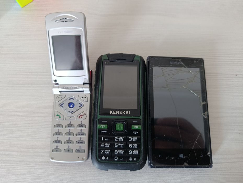 Продам телефоны старые телефоны