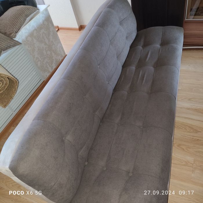 Продам диван новый, с чехлом