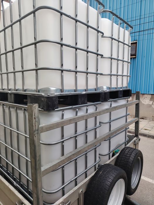 Пластмасови бидони 600л