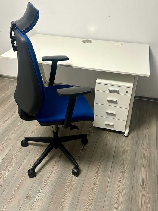 utilare spatiu birouri 10buc x birou colt 140cm si rollbox culoare alb