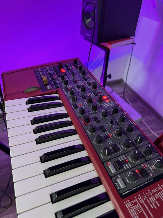 Clavia Nord Lead 4  stare f buna!