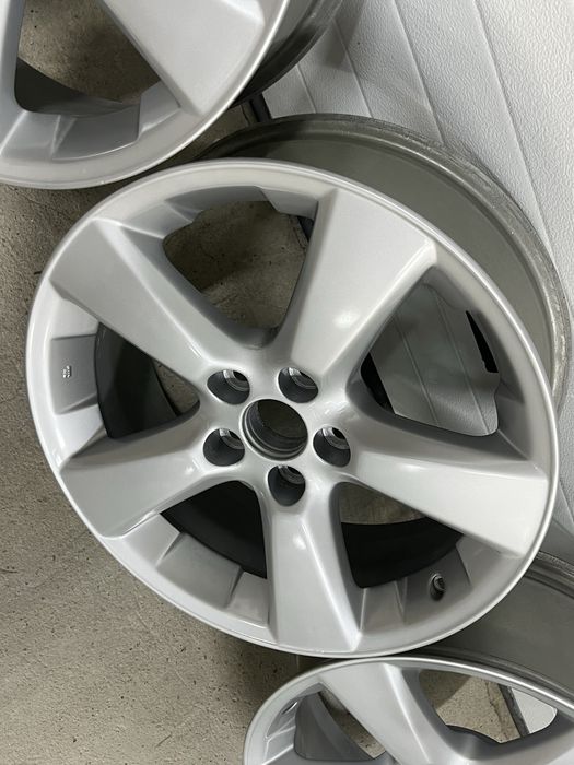 Продам комплект дисков от Lexus RX350