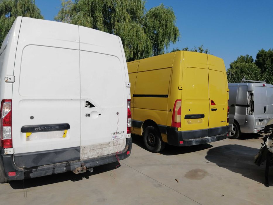 Dezmembram Renault Master