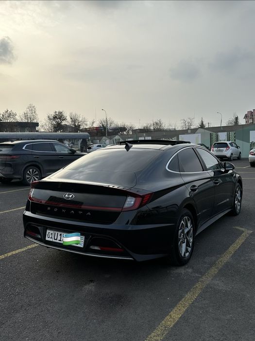 Hyundai sonata 2022 yil qora 2mator