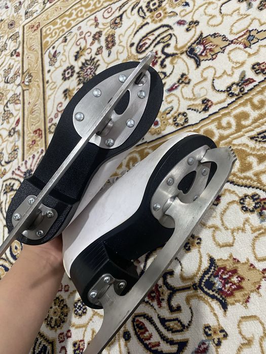 Коньки детские белые