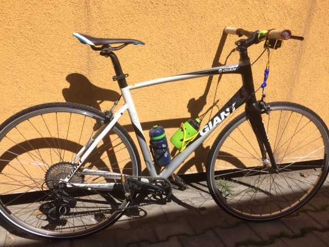bicicleta treking GIANT Defy 4