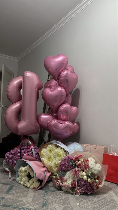 цветы + шарики.