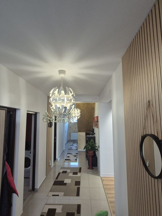 Casa cu etaj ,teren 1120mp,full utilitati, intravilan, HALA