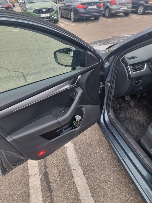 Vând Skoda Octavia 3